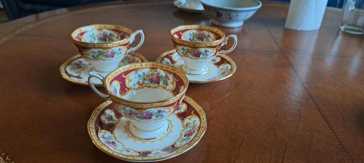3 Royal Albert Lady Hamilton Memory Lane kop en schotels, Antiek en Kunst, Antiek | Porselein, Ophalen of Verzenden