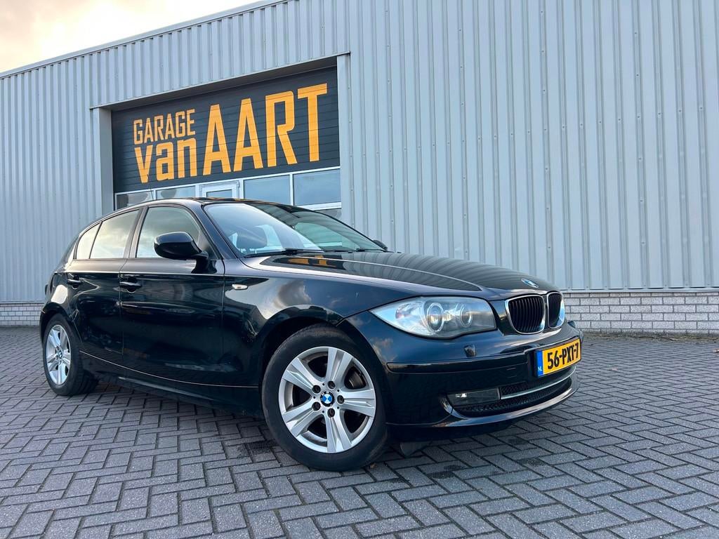 BMW 1-serie 116i EffDyn. Ed. Business Line Ultimate Edition, 1-Serie, Euro 5, Achterwielaandrijving, Zwart