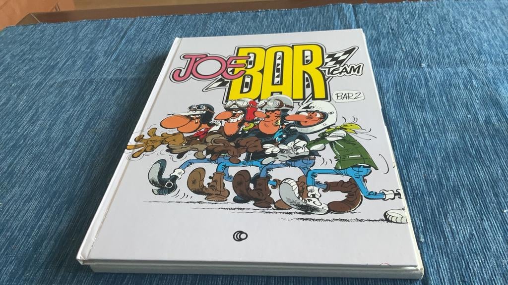 Joe Bar Team HC. Genummerd met zeefdruk , in omslag. Ophalen, Eén stripboek, Ophalen, Nieuw