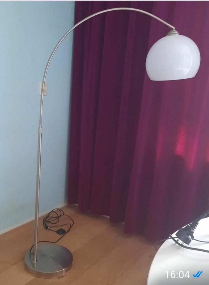 Booglamp met kunststof kap - Goede staat, Huis en Inrichting, Lampen | Vloerlampen, Gebruikt, 150 tot 200 cm, Kunststof, Metaal