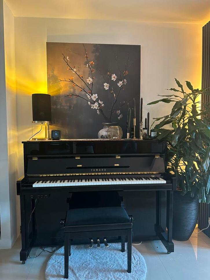 Silent Yamaha B2 Piano, Muziek en Instrumenten, Piano's, Zo goed als nieuw, Piano, Zwart, Hoogglans, Ophalen