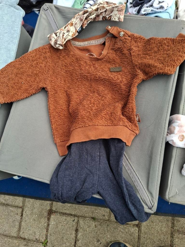 Leuk setje: broekje, truitje en haarband maat 56, Ophalen of Verzenden, Zo goed als nieuw, Meisje, Setje