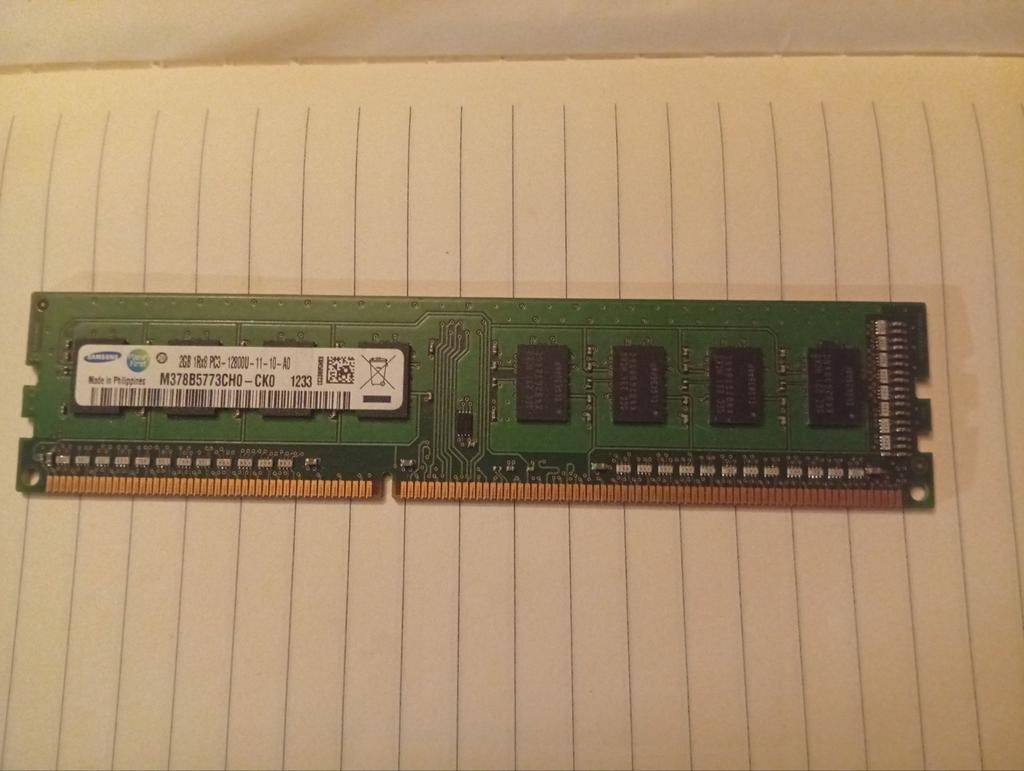 1 Keer 2GB 1Rx8 PC3 RamGeheugen/Werkgeheugen, DDR3, Ophalen of Verzenden, Zo goed als nieuw, Desktop