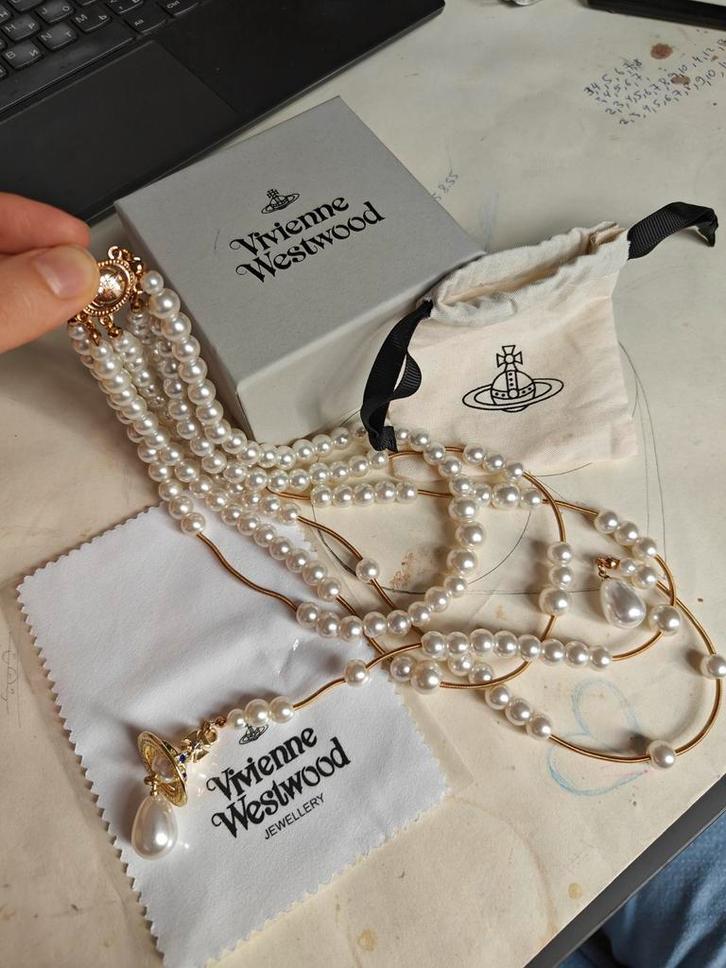 Vivienne Westwood Orb parelketting, Sieraden, Tassen en Uiterlijk, Kettingen, Zo goed als nieuw, Overige materialen, Wit, Met hanger