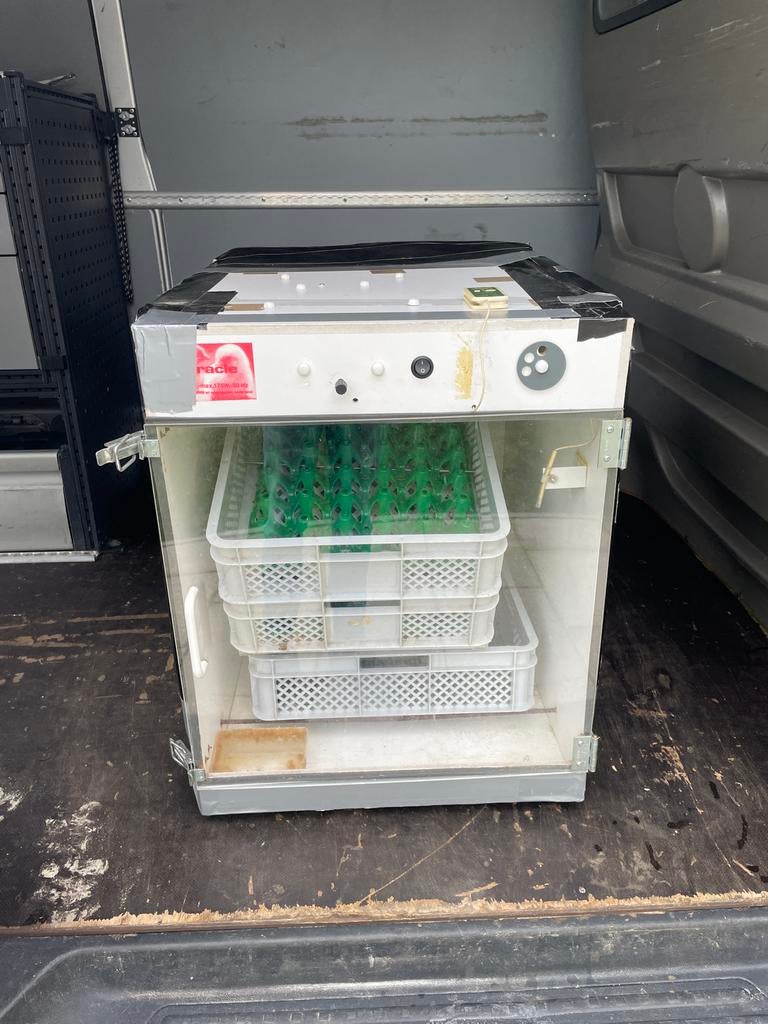 Broedmachiene, Geslacht onbekend