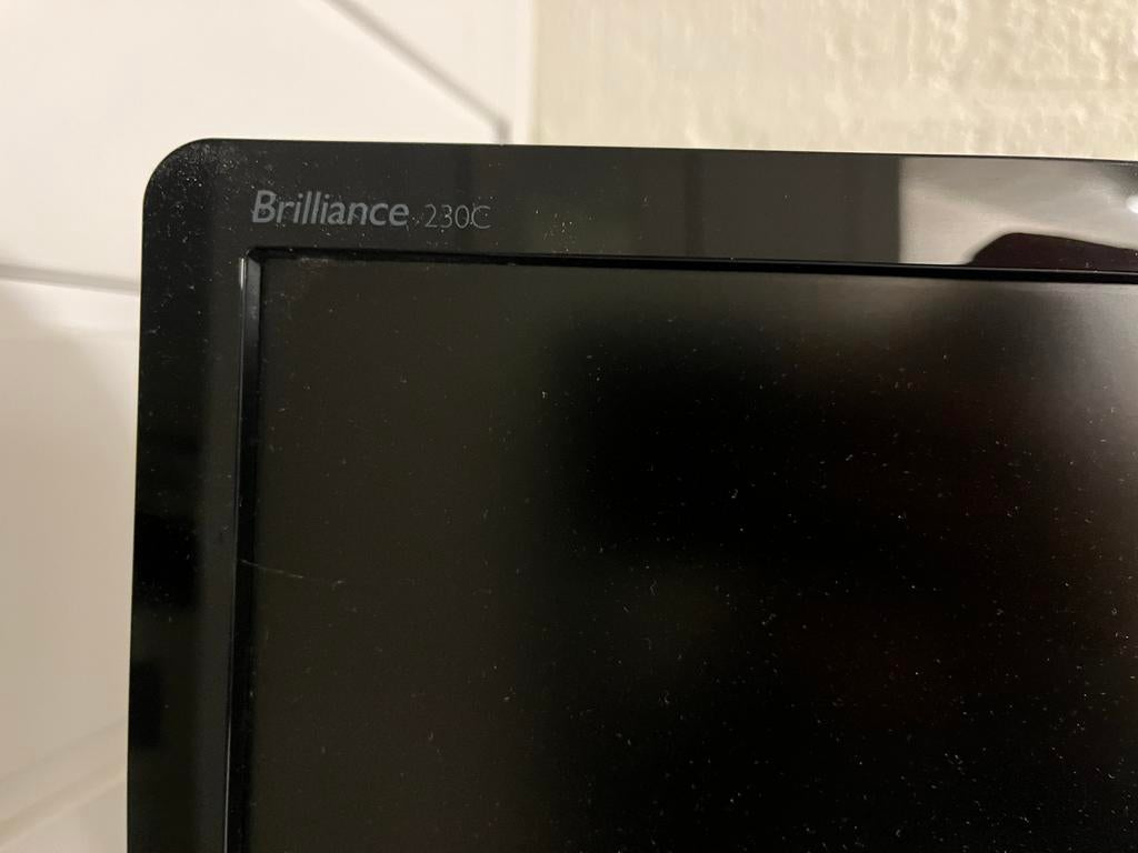 Philips Brilliance 230C en 190C monitor, Hoofdtelefoonaansluiting, Full HD, Ophalen of Verzenden, 60 Hz of minder