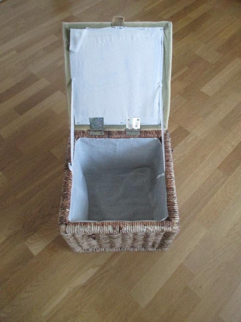 Rieten opbergmand, Gebruikt, Mand, Vierkant, Ophalen of Verzenden