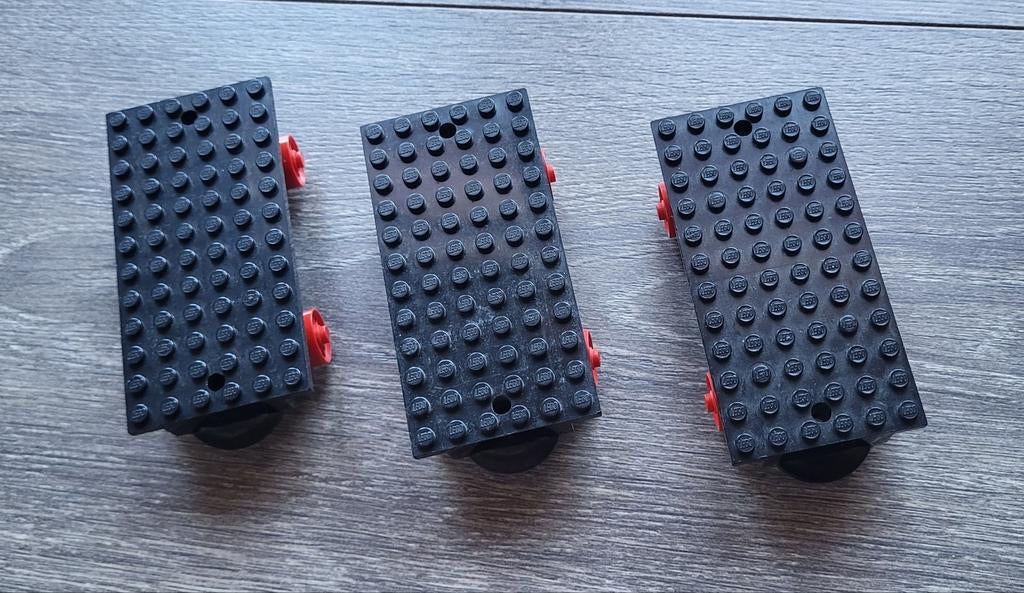 Lego trein blauwe rails wagon onderstellen (3x kort model), Ophalen of Verzenden, Gebruikt, Losse stenen, Lego