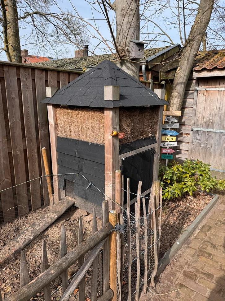 Super leuk kippen nachthok – Hooischuur stijl, Dieren en Toebehoren, Pluimvee | Toebehoren, Kippenhok of Kippenren, Ophalen of Verzenden