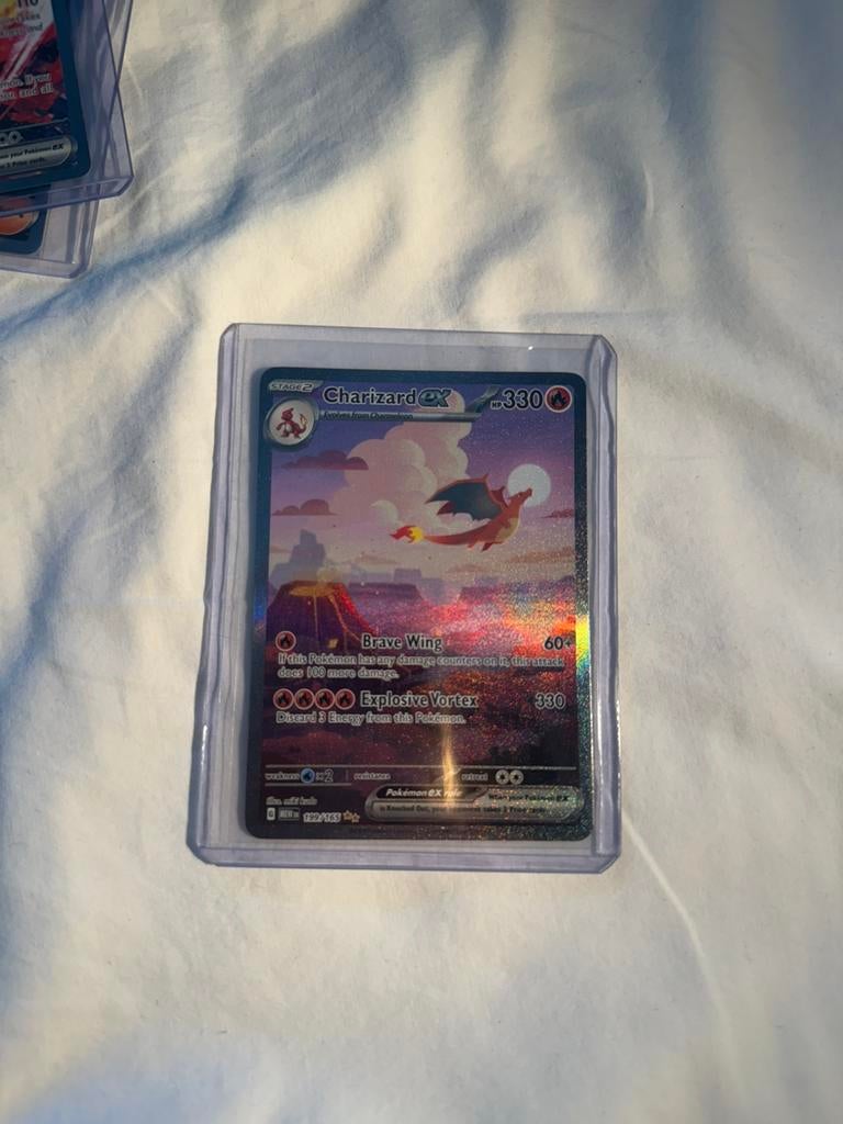 Charizard EX Pokemon 151, Hobby en Vrije tijd, Verzamelkaartspellen | Pokémon, Ophalen of Verzenden, Zo goed als nieuw