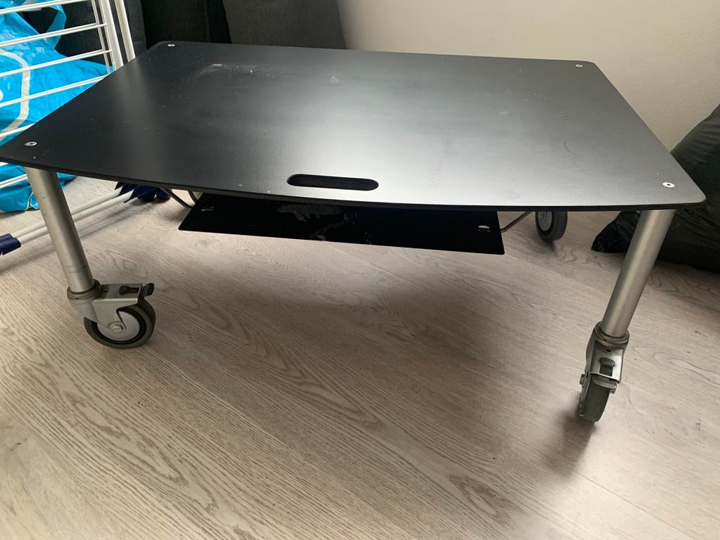 Deze tv trolley/ bijzettafel, Huis en Inrichting, Ophalen of Verzenden, Zo goed als nieuw, 75 cm of meer, 60 cm of meer