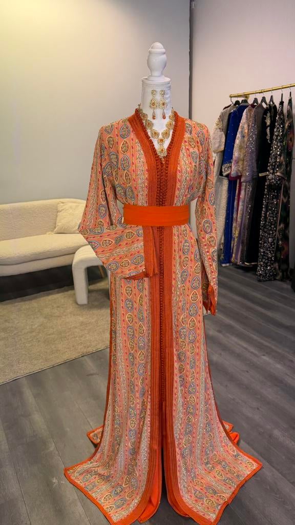 Takshita te huur, Ophalen of Verzenden, Zo goed als nieuw, Overige typen