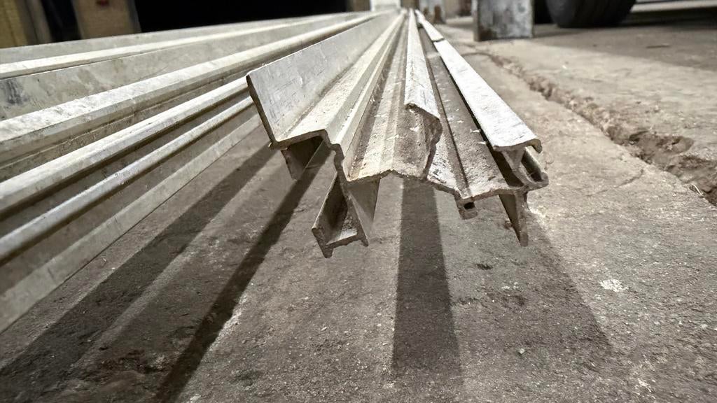 Aluminium voetrand kas – 5m – 8 stuks - €5,- per stuk, Ophalen, Gebruikt, Overige materialen