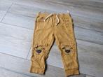 Okergele broek met leeuwen knieën Maat 86, Kinderen en Baby's, Babykleding | Maat 86, C&A, Broekje, Onbekend, Ophalen of Verzenden