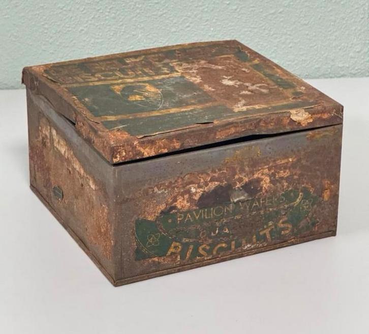 Antiek verroest blik blikken trommel De Beukelaer's Biscuits, Verzamelen, Blikken, Gebruikt, Beschuit, Ophalen of Verzenden