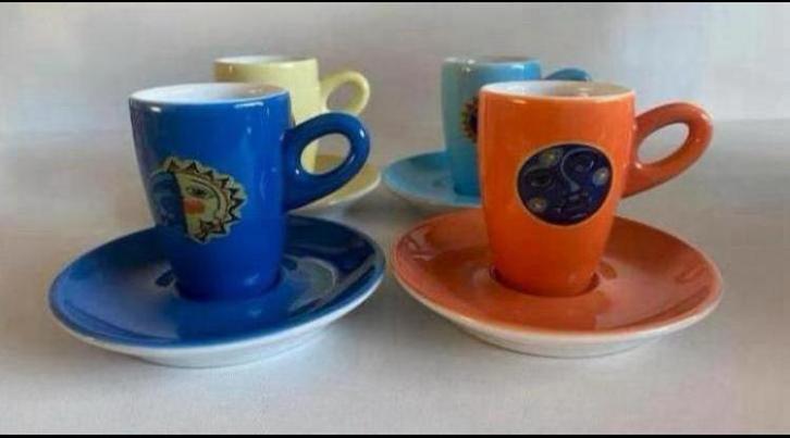 4x Espresso kop en schotel met op het schoteltje. Maxalt 10., Huis en Inrichting, Keuken | Servies, Zo goed als nieuw, Kop(pen) en/of Schotel(s)