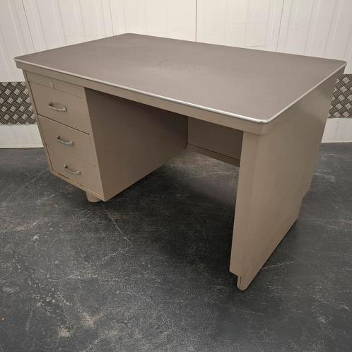 ODA Vintage & Industrieel; metalen bureau bureautje, Huis en Inrichting, Bureaus, Gebruikt, Bureau, Ophalen