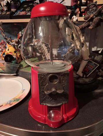 Vintage Kauwgomballen Automaat rood rode kauwgombal  beschikbaar voor biedingen