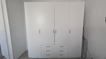 Grote kledingkast (Leen Bakker "Sprint") - veel opbergruimte beschikbaar voor biedingen