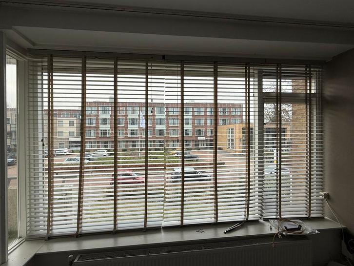 Met spoed! Houten jaloezieën GAMMA leem kleur., Huis en Inrichting, Stoffering | Gordijnen en Lamellen, Zo goed als nieuw, 150 tot 200 cm