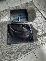 2 ledere kussens zwart, Huis en Inrichting, Woonaccessoires | Kussens, Ophalen of Verzenden, Zo goed als nieuw, Zwart, Vierkant