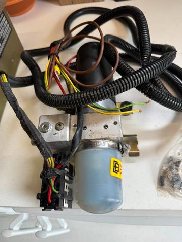 Te koop SimPark hydraulische pomp beschikbaar voor biedingen