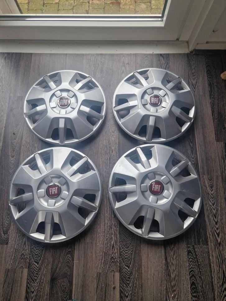 Fiat wieldoppen 15 inch - Set van 4, Auto diversen, Wieldoppen, Gebruikt, Ophalen of Verzenden