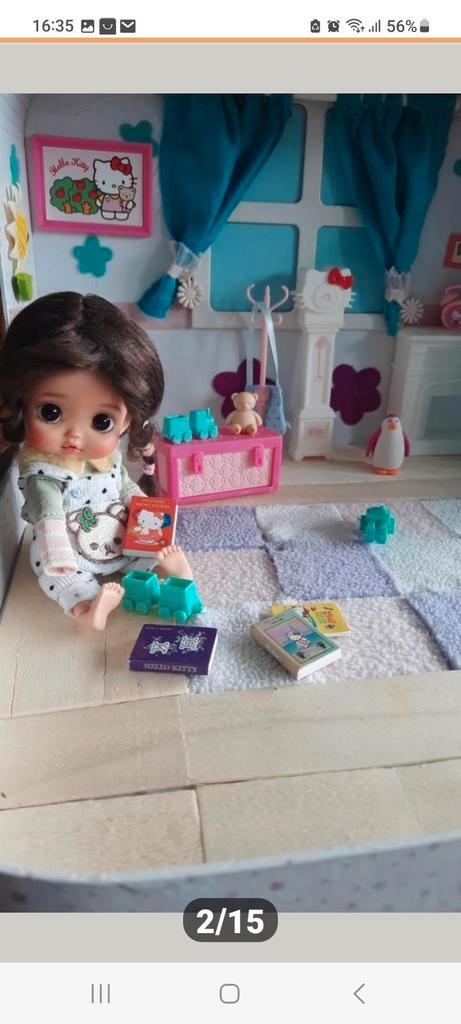 Poppenhuis in koffertje, sanrio hello kitty inrichting, ob11, Kinderen en Baby's, Speelgoed | Poppenhuizen, Zo goed als nieuw