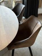 4 huiskamer stoelen leather look. 2 beige 2 grijs, Overige materialen, Gebruikt, Overige kleuren, Ophalen of Verzenden