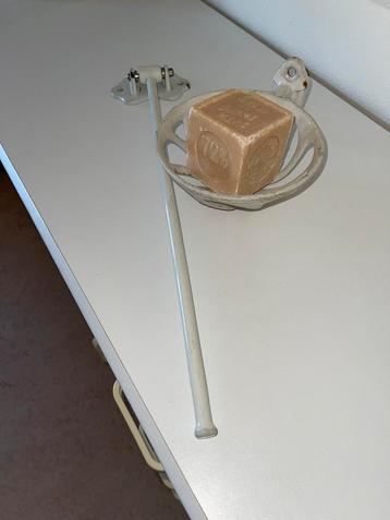 Antiek emaille badkamersetje. beschikbaar voor biedingen