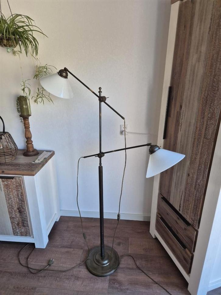 Vintage - Vloerlamp - Leeslamp - Hengellamp - 2X Opalinekap, Huis en Inrichting, Lampen | Vloerlampen, Gebruikt, 150 tot 200 cm