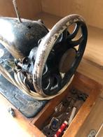 Singer naaimachine. Werkend, “elektrisch gemaakt “, Antiek en Kunst, Antiek | Naaimachines, Ophalen of Verzenden