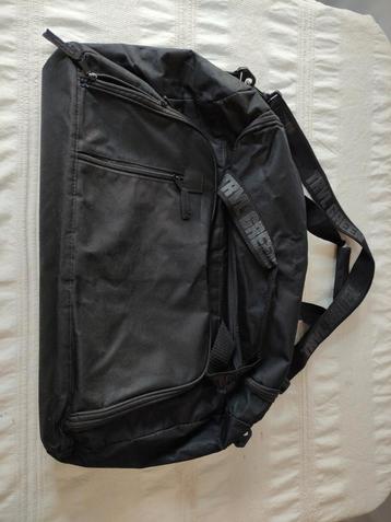 Zwarte tas - Travel Green beschikbaar voor biedingen