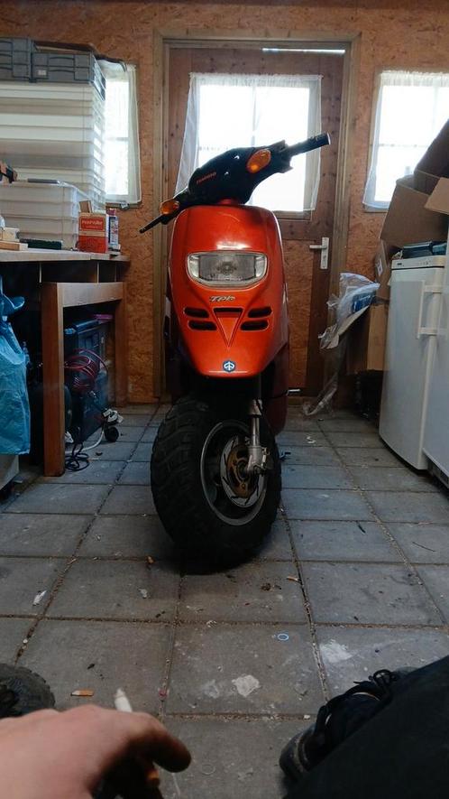 Piaggio typhoon 125cc, Fietsen en Brommers, Scooters | Piaggio, Zo goed als nieuw, Overige modellen, Ophalen