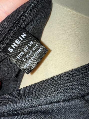Shein shirt maat L met vlinder print beschikbaar voor biedingen