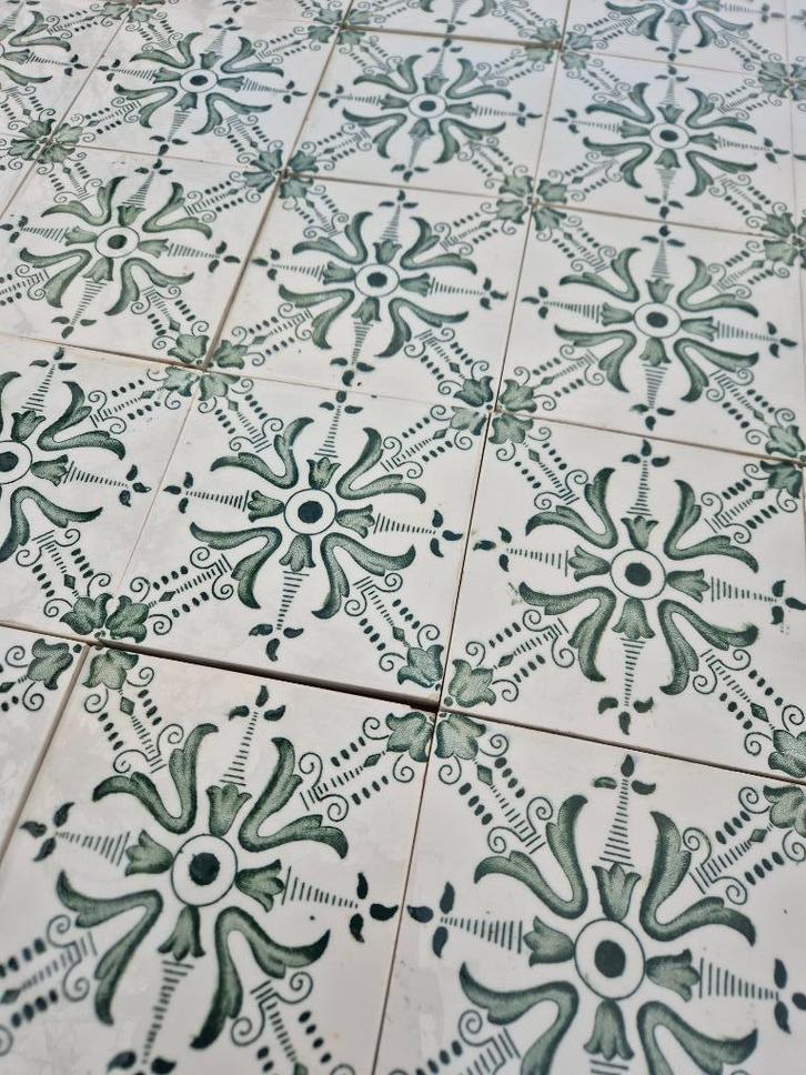 58 stuks Antieke wandtegels Boch 12x12cm blauwgroen decor, Antiek en Kunst, Antiek | Wandborden en Tegels, Ophalen