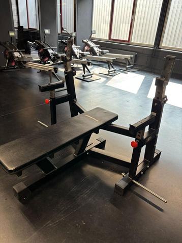 Bench Press - Barbarian Line beschikbaar voor biedingen
