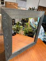 Vierkante spiegel in houten frame 59x59 cm, Ophalen, Gebruikt, Vierkant, Minder dan 100 cm