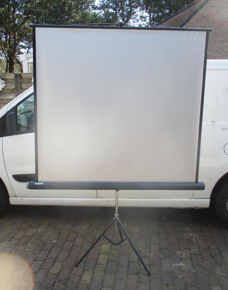 Mooi Groot Retro Projectiescherm - 140x140 - Projecta, Audio, Tv en Foto, Beamers, Zo goed als nieuw, Ophalen of Verzenden