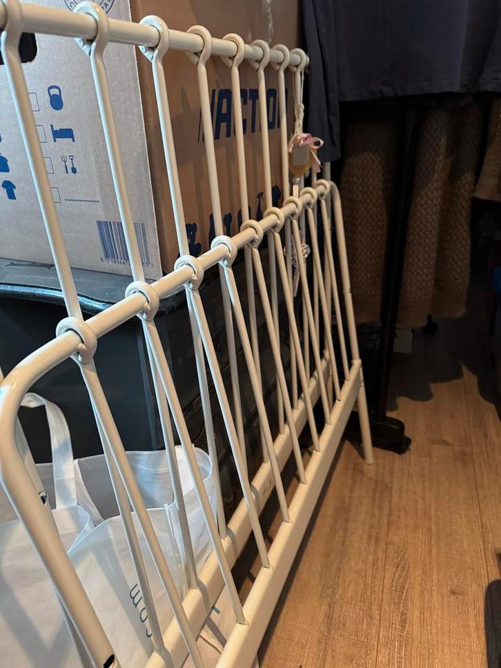Ikea Kinderbed IJzer Offwhite + Lattenbodem, Huis en Inrichting, Slaapkamer | Bedden, Gebruikt, Eenpersoons, 90 cm, 200 cm, Metaal