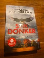 Stik Donker - Kim Faber & Janni Pedersen - Thriller, Ophalen of Verzenden, Zo goed als nieuw, Tv-bewerking