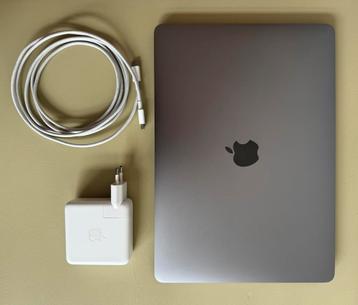 MacBook Pro 13” (2017) – 8GB RAM – 128GB SSD – Space Gray beschikbaar voor biedingen
