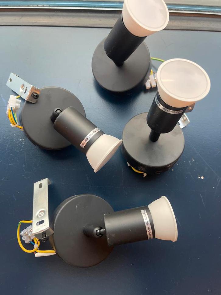 4x Leen Bakker Basic 1-spot (incl. lichtbron), Huis en Inrichting, Lampen | Spots, Gebruikt, Plafondspot of Wandspot, Metaal of Aluminium