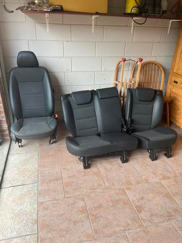 Interieur Mercedes B-klasse 2010/2011 beschikbaar voor biedingen
