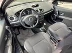 Renault Clio 1.2 DB riem VV Airco Nieuwe APK 1e eigenaar Vol, 535 kg, Gebruikt, 4 cilinders, Metallic lak