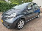 Toyota Aygo 1.0-12V Sport AIRCO/LEER 68PK (bj 2007), Auto's, Voorwielaandrijving, Gebruikt, 4 stoelen, 68 pk