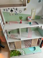 Een Barbie huis met lift en zwembad Veel mee gespeeld, Kinderen en Baby's, Speelgoed | Poppenhuizen, Ophalen, Gebruikt