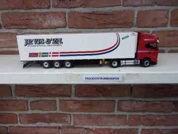 Tekno  Iveco  S - Way  van  J. P. Vis  en  Zn. beschikbaar voor biedingen