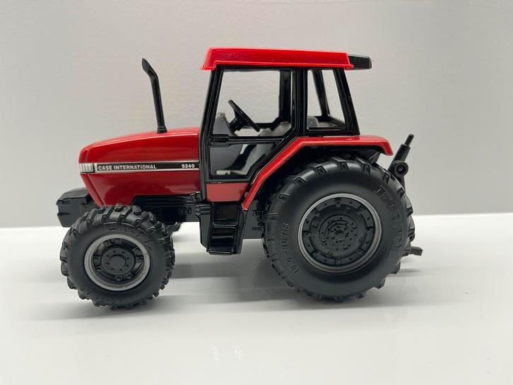 Case International Maxxum 5240, Hobby en Vrije tijd, Modelauto's | 1:32, Zo goed als nieuw, Tractor of Landbouw, ERTL, Ophalen of Verzenden