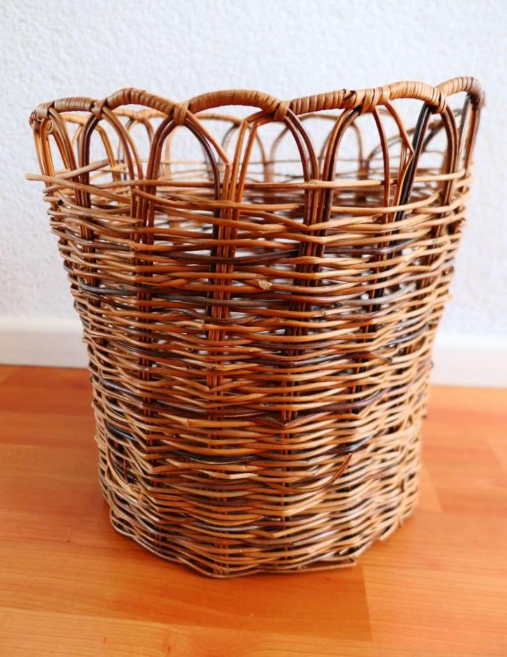 Rieten prullenmand - prullenbak -, Huis en Inrichting, Woonaccessoires | Prullenbakken, Zo goed als nieuw, Riet, Minder dan 50 cm